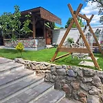 Am Lux House *