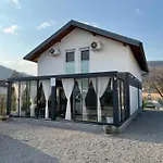 Am Lux House Villa