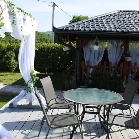 Am Lux House *