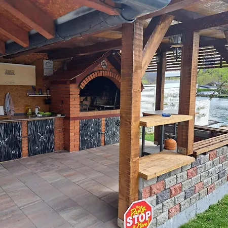 Am Lux House Villa Bihac