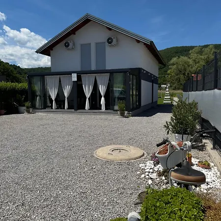 Am Lux House Villa
