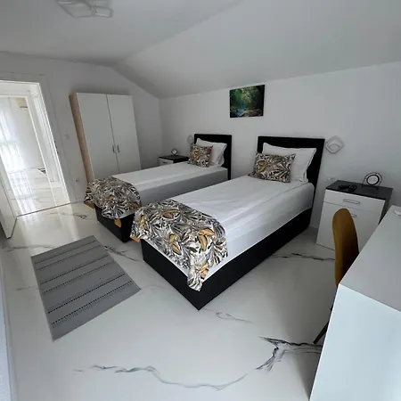 Am Lux House Bihac