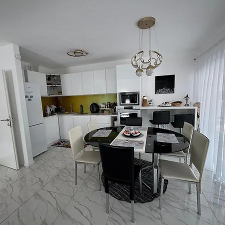 Am Lux House Villa