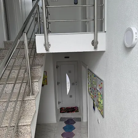 Am Lux House *
