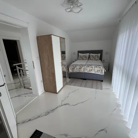 Villa Am Lux House